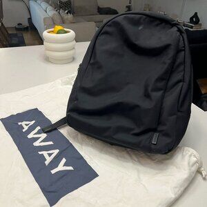 AWAY The Daypack in Black |  Pre-owned